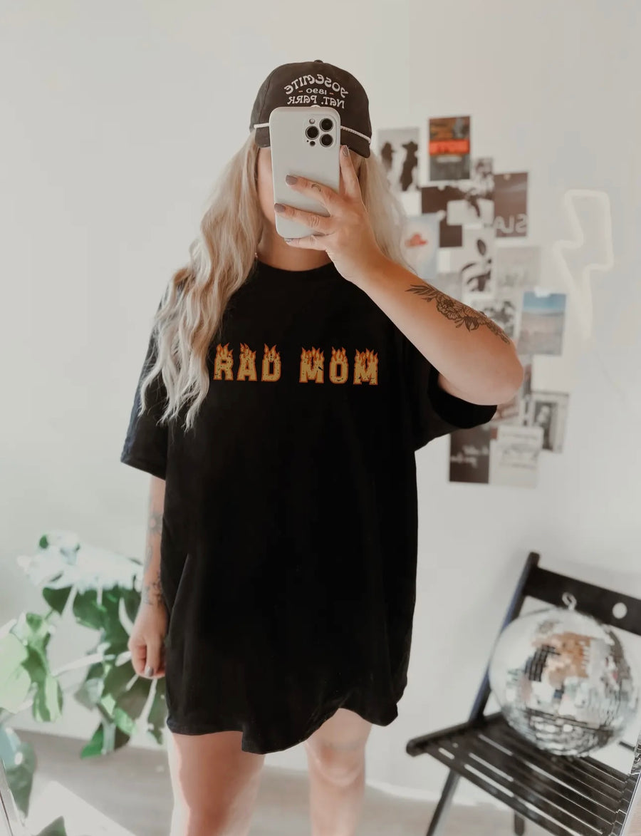 Rad Mom Tee